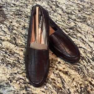 Life Stride Margot Loafer in Gator